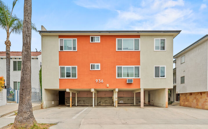Pictures of Multifamily property located at 936 North Curson Avenue, West Hollywood, CA 90046 for sales - image #1