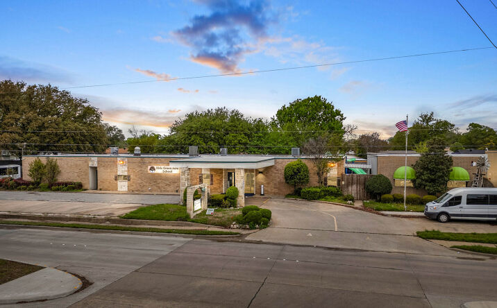 Pictures of Retail property located at 675 West Oates Road, Garland, TX 75043 for sales - image #1