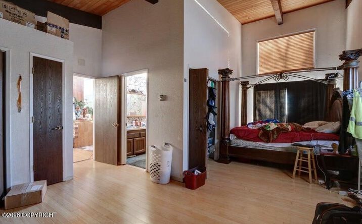 Pictures of Multifamily property located at 540 Vista Ct, Anchorage, AK 99501 for sales - image #1