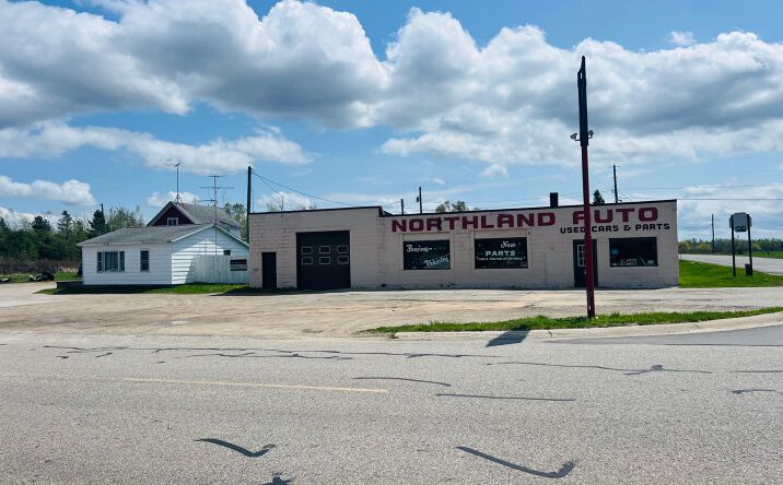 Pictures of Retail property located at 1985 Levering Rd, Cheboygan, MI 49721 for sales - image #1