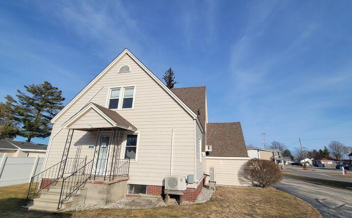 Pictures of Retail property located at 305 N State St, Oscoda, MI 48750 for sales - image #1