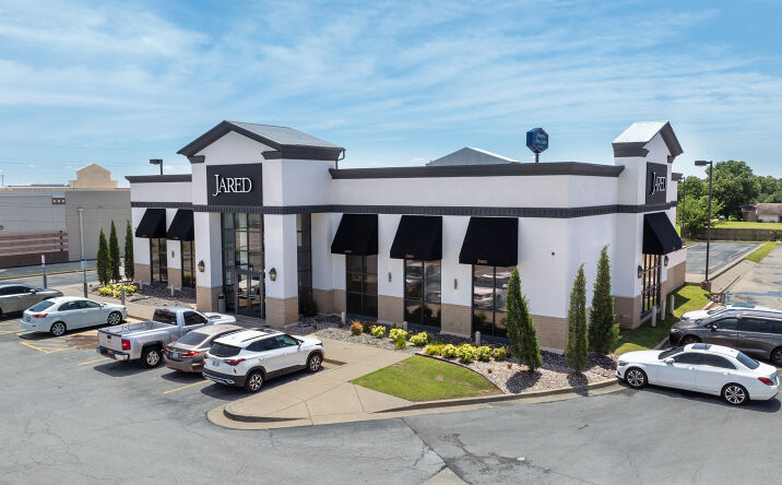 Pictures of Retail property located at 8522 E 71st St, Tulsa, OK 74133 for sales - image #1