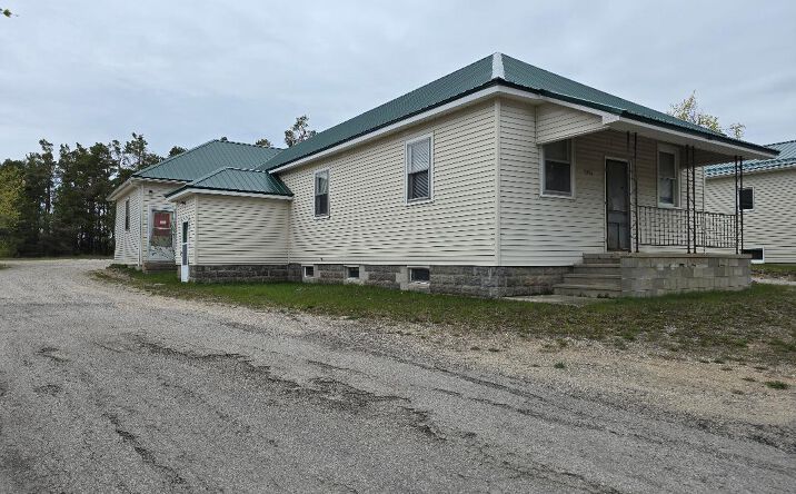 Pictures of Retail property located at 7956 Co Rd 451, Hawks, MI 49743 for sales - image #1