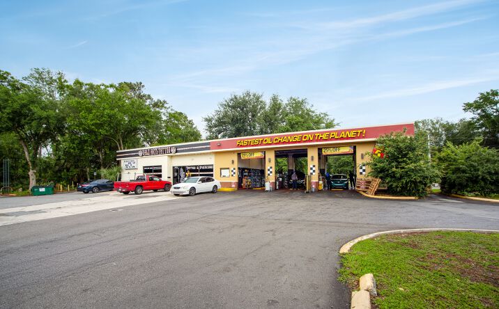 Pictures of Retail property located at 8539 BEACH BLVD, JACKSONVILLE, FL 32216 for sales - image #1