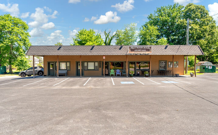Pictures of Retail, Multifamily property located at 1466 Snug Harbor Road, Shady Side, MD 20764 for sales - image #1