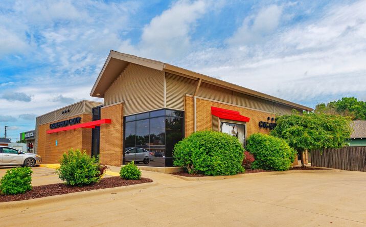 Pictures of Office property located at 1408 W Central Ave, El Dorado, KS 67042 for sales - image #1