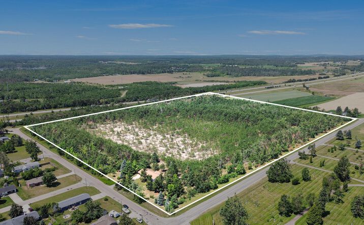 Pictures of Land property located at 530 5 Lakes Rd, Gaylord, MI 49735 for sales - image #1