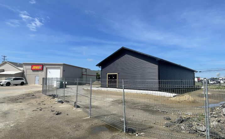 Pictures of Retail, Industrial property located at 12041 Dixie Highway, Birch Run, MI 48415 for sales - image #1