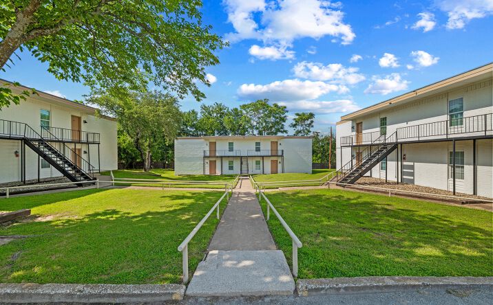 Pictures of Multifamily property located at 312 West Rentz Street, Weatherford, TX 76086 for sales - image #1