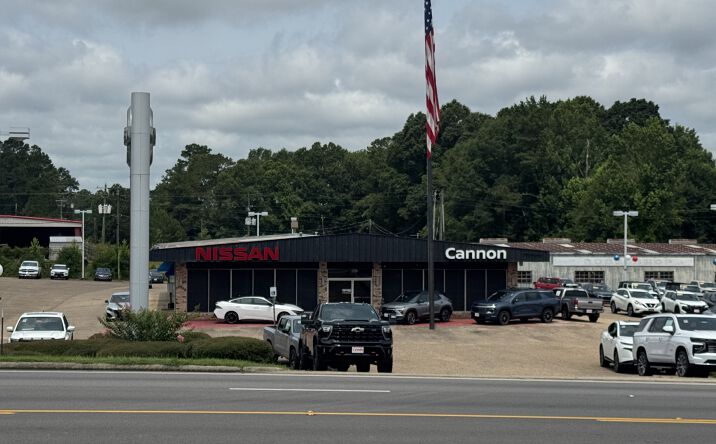 Pictures of Retail property located at 2516 HWY 15 N, LAUREL, MS 39440-1827 for sales - image #1