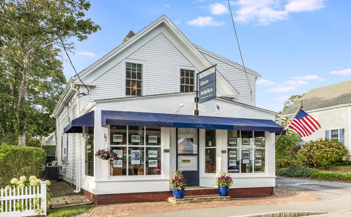 Pictures of Mixed Use property located at 410 Main Street, Chatham, MA 02633 for sales - image #1