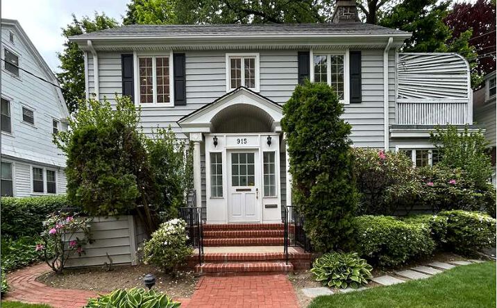 Pictures of Office property located at 915 Palmer Road, Bronxville, NY 10708 for sales - image #1
