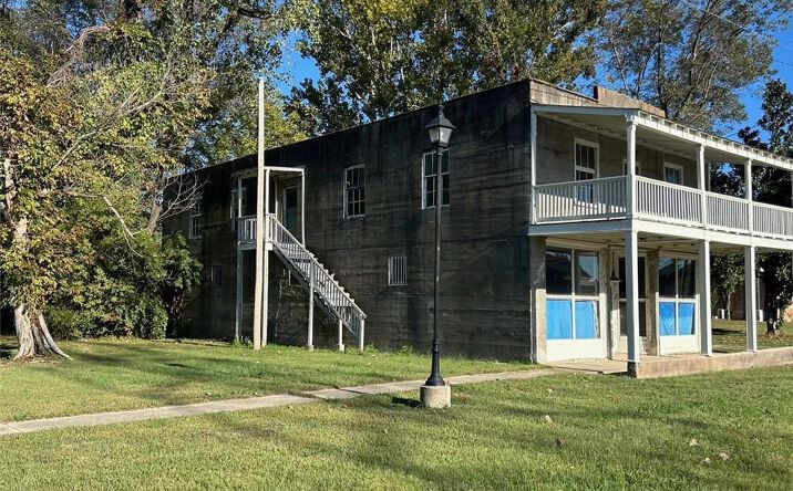 Pictures of Mixed Use, Hospitality, Industrial property located at 203 Sprague Street, Arkansas City, AR 71630 for sales - image #1
