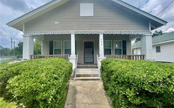 Pictures of Multifamily property located at 706 CHEROKEE ST, MOBILE, AL 36606-1208 for sales - image #1