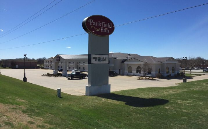 Pictures of Hospitality property located at 506 KANSAS AVE, CLINTON, MO 64735-3000 for sales - image #1