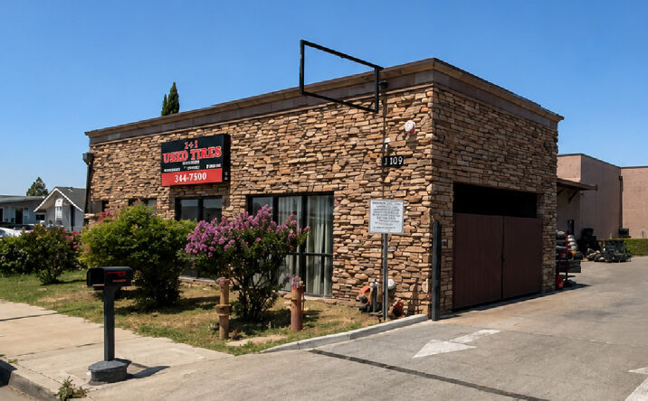 Pictures of Industrial property located at 1109 Barstow Avenue, Clovis, CA 93612 for sales - image #1