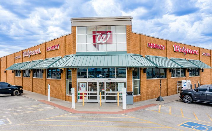 Pictures of Retail property located at 1019 E Main Street, Weatherford, OK 73096 for sales - image #1
