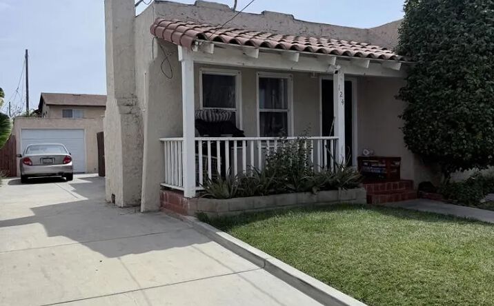 Pictures of Multifamily property located at 124 W Prospect Street, Ventura, CA 93001 for sales - image #1