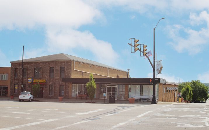 Pictures of Retail property located at 8 North Main Street, Rittman, OH 44270 for sales - image #1