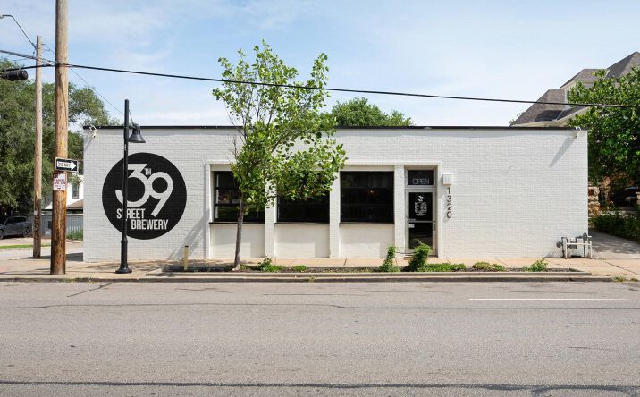 Pictures of Retail property located at 1320 West 39th Street, KCMO, MO 64111 for sales - image #1