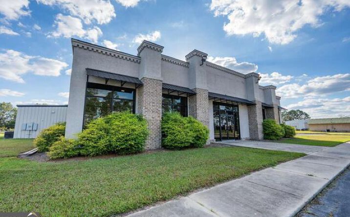 Pictures of Retail, Office, Mixed Use property located at 1205 West Parker Street, Baxley, GA 31513 for sales - image #1