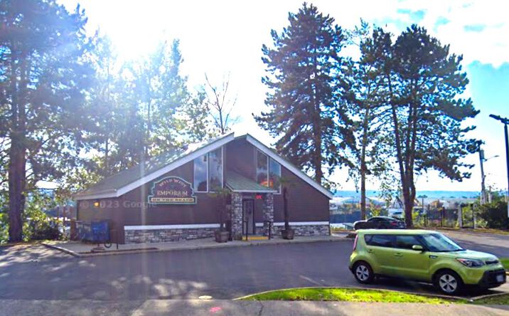 Pictures of Retail property located at 11850-11860 N Center Ave, Portland, OR 97217 for sales - image #1