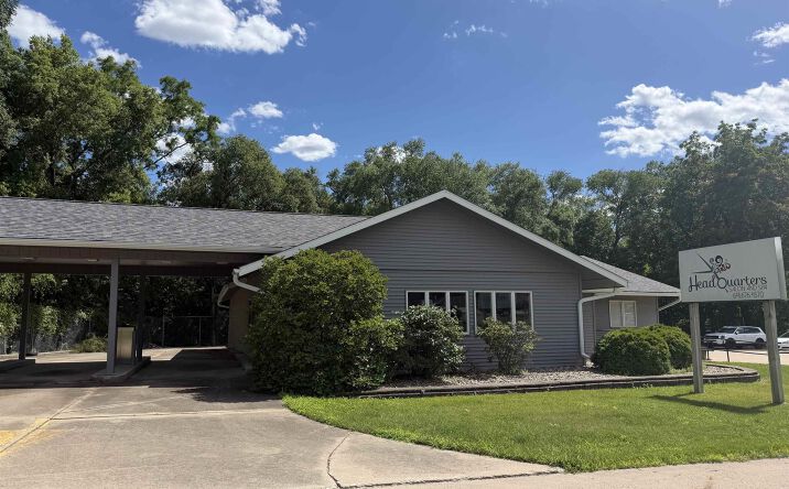 Pictures of Retail, Office property located at 1506 A Ave E, Oskaloosa, IA 52577 for sales - image #1