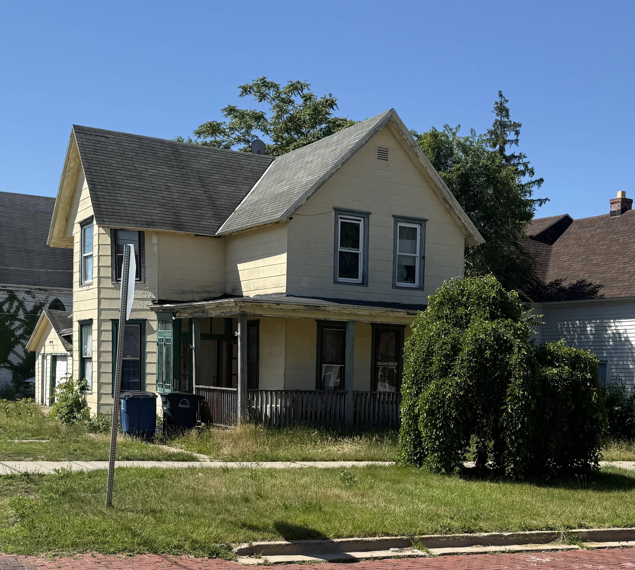 127 E William St, Michigan City, IN 46360