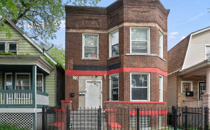 Pictures of Multifamily property located at 7123 S Green Street, Chicago, IL 60621 for sales - image #1