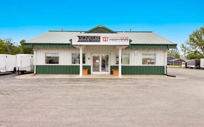 Pictures of Retail property located at 981 W Blue Star Drive, Traverse City, MI 49685 for sales - image #1