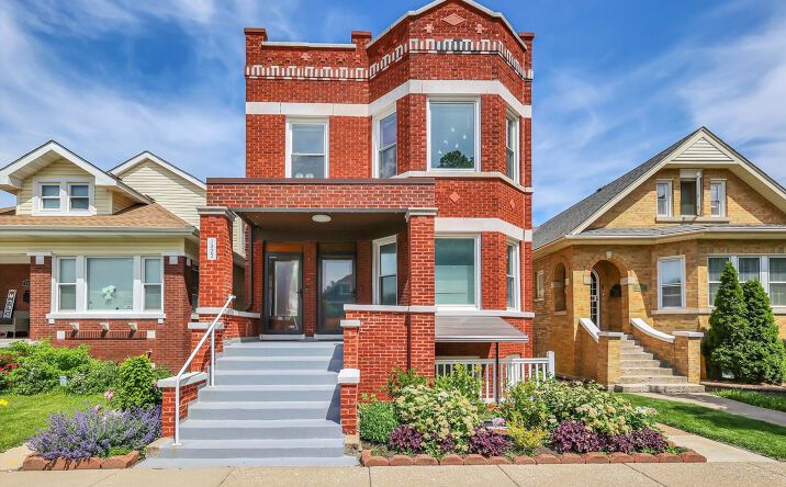Pictures of Multifamily property located at 1323 Gunderson Avenue, Berwyn, IL 60402 for sales - image #1