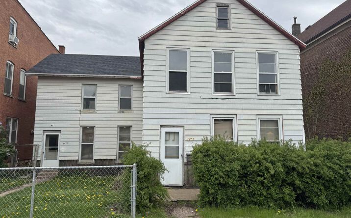 Pictures of Multifamily property located at 1252 White Street, Dubuque, IA 52001 for sales - image #1