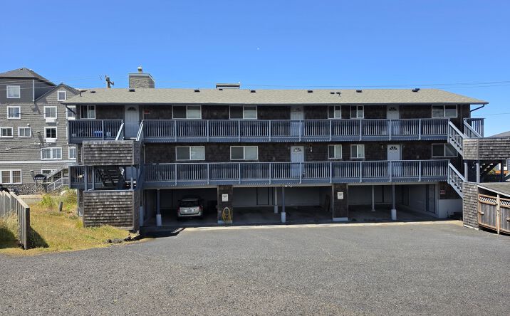 Pictures of Multifamily property located at 550 SW 3rd Street, Newport, OR 97365 for sales - image #1