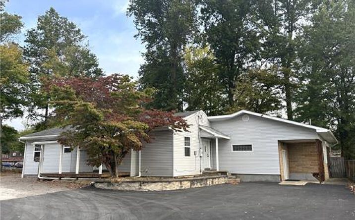 Pictures of Retail, Mixed Use property located at 3000 Parkman Rd NW, Warren, OH 44485 for sales - image #1