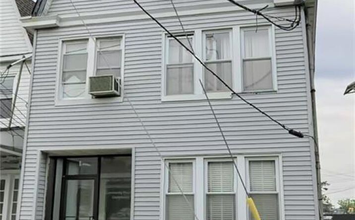 Pictures of Office property located at 471 Lawrie Street, Perth Amboy, NJ 08861 for sales - image #1