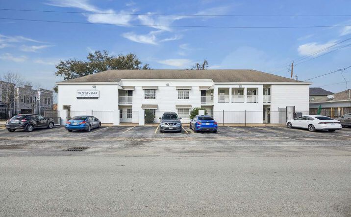 Pictures of Multifamily property located at 1011 W 10TH ST, Houston, TX 77008 for sales - image #1