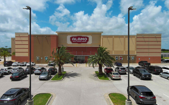 Pictures of Retail property located at 7601 South Staples Street, Corpus Christi, TX 78413 for sales - image #1