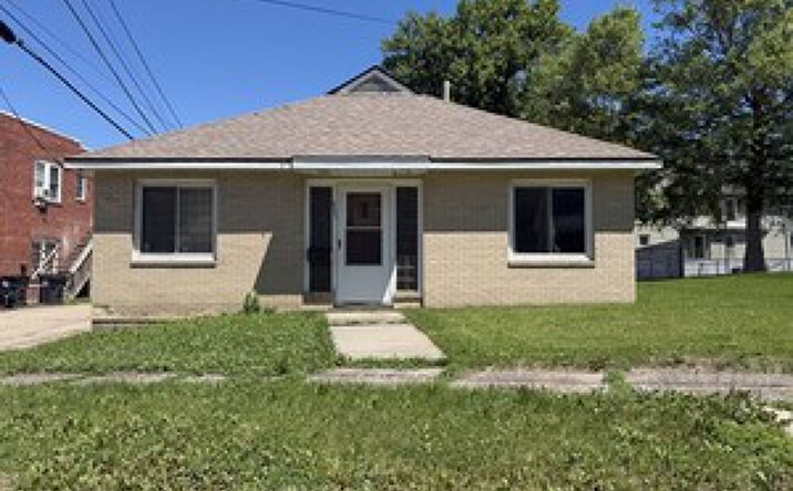 Pictures of Office property located at 3721 5th Ave, Moline, IL 61265 for sales - image #1