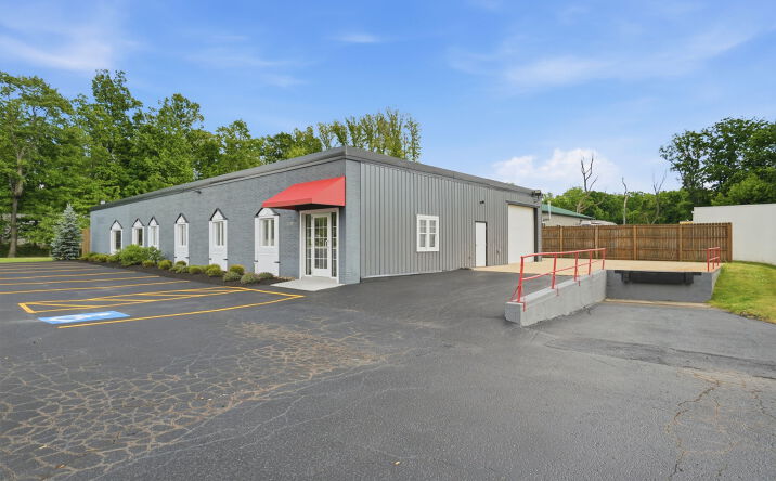 Pictures of Industrial, Office property located at 16821 Park Circle Dr, Chagrin Falls, OH 44023 for sales - image #1