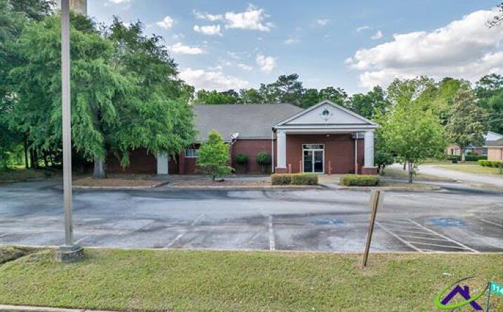 Pictures of Office property located at 114 De Vaughn Avenue, Montezuma, GA 31063 for sales - image #1