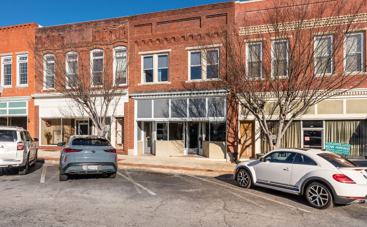 Pictures of Retail, Mixed Use property located at 108 E PUBLIC SQ, LAURENS, SC 29360-2953 for sales - image #1