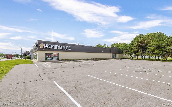 Pictures of Retail property located at 8830 TELEGRAPH RD, Taylor, MI 48180 for sales - image #1