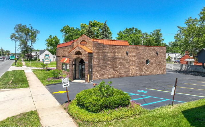 Pictures of Retail property located at 844 N WAYNE RD, Westland, MI 48185 for sales - image #1