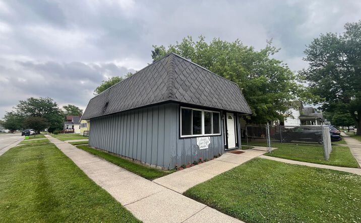 Pictures of Business for Sale, Retail property located at 730 15TH ST, Port Huron, MI 48060 for sales - image #1