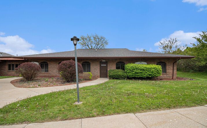 Pictures of Office property located at 1127 VILLA LINDE, Flint, MI 48532 for sales - image #1