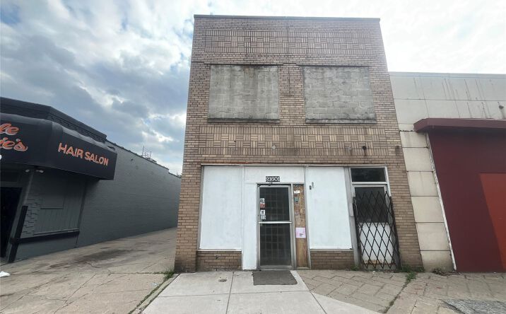 Pictures of Retail property located at 21603 Grand River Avenue, Detroit, MI 48219 for sales - image #1