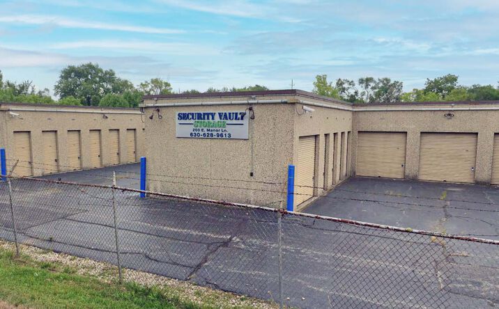 Pictures of Self Storage property located at 200 Manor Lane, Villa Park, IL 60181-1808 for sales - image #1