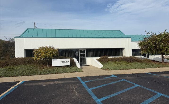 Pictures of Office property located at 4007 W Court Street Suite # 3, Flint, MI 48532 for sales - image #1