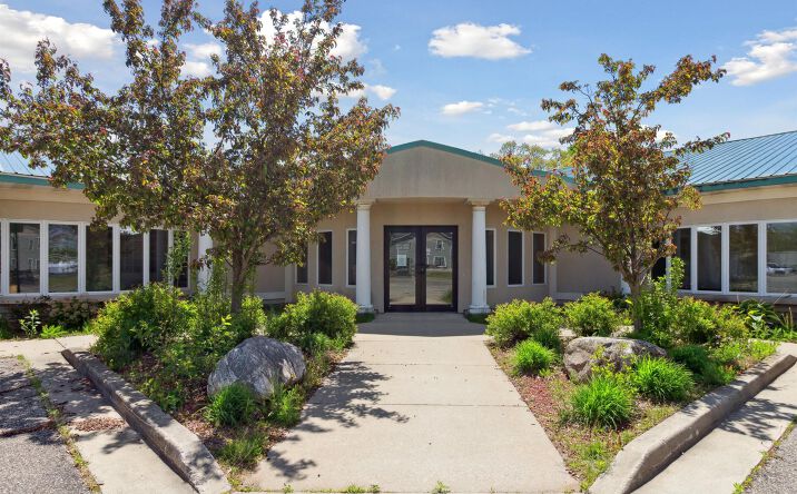Pictures of Office, Mixed Use property located at 1380 E Main, Edmore, MI 48829 for sales - image #1