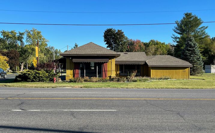 Pictures of Retail property located at 19169 Us Highway 12, New Buffalo, MI 49117 for sales - image #1